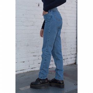 🦋 RARE Brandy Melville mom jeans 🦋